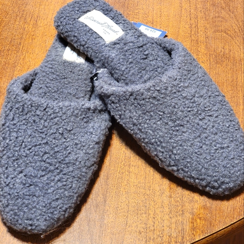 Universal Thread mules, size 9